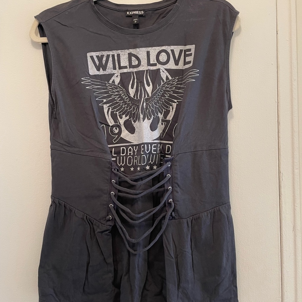 Graphic tee